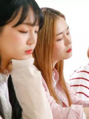 我把室友逼進了精神病院