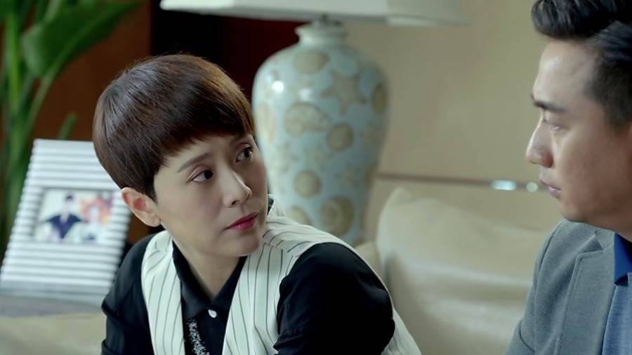 他夸他的未婚妻非常好，卻讓我做他的情人。