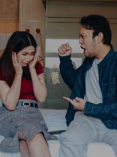 我遠嫁給憨厚男人，本想安穩一生，誰想婚后他露出兩幅面孔